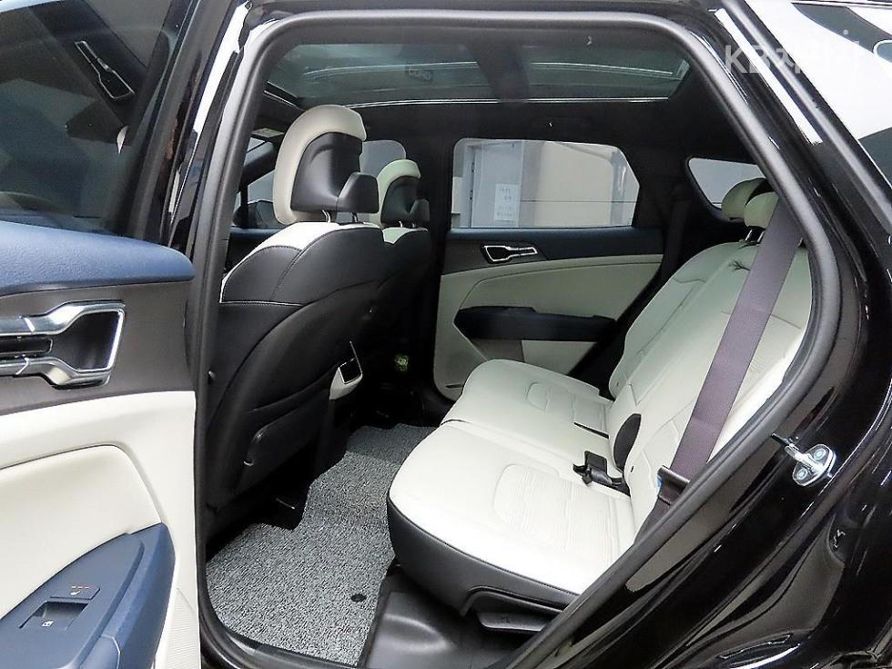 2025 Kia Used Car photo