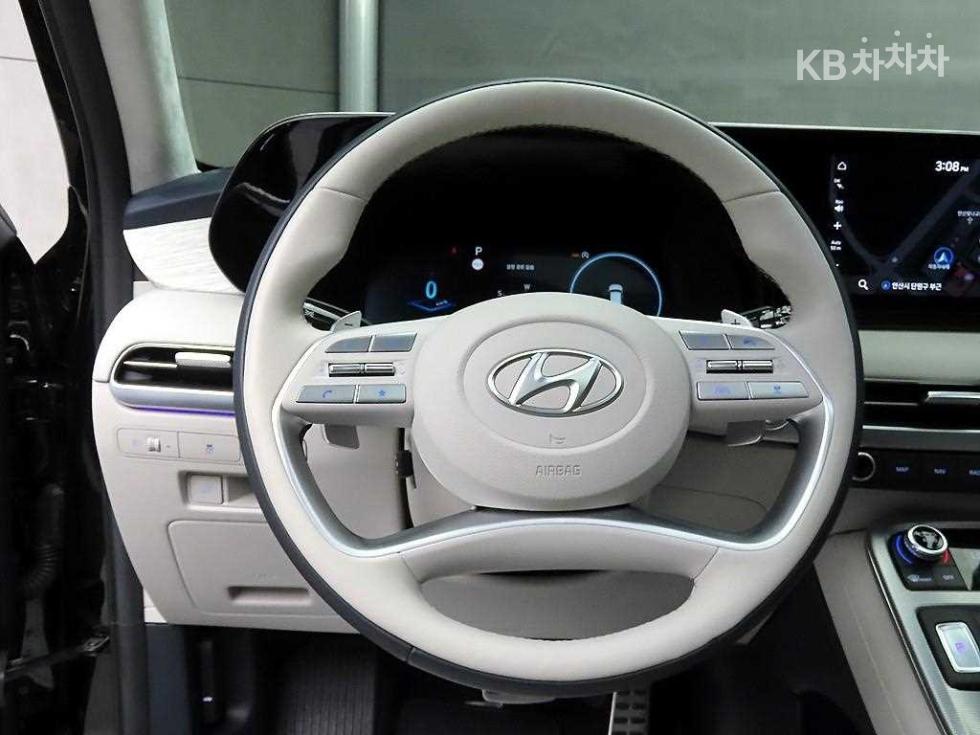 2025 Hyundai Used Car photo