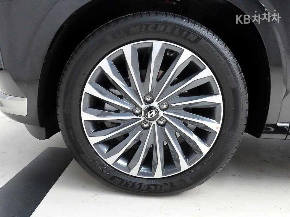2025 Hyundai Used Car photo