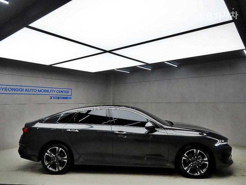 2023 Kia K5 3 photo