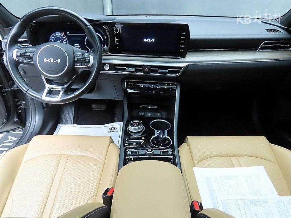 2023 Kia K5 3 photo