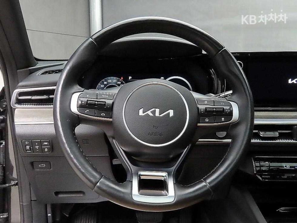 2023 Kia K5 3 photo