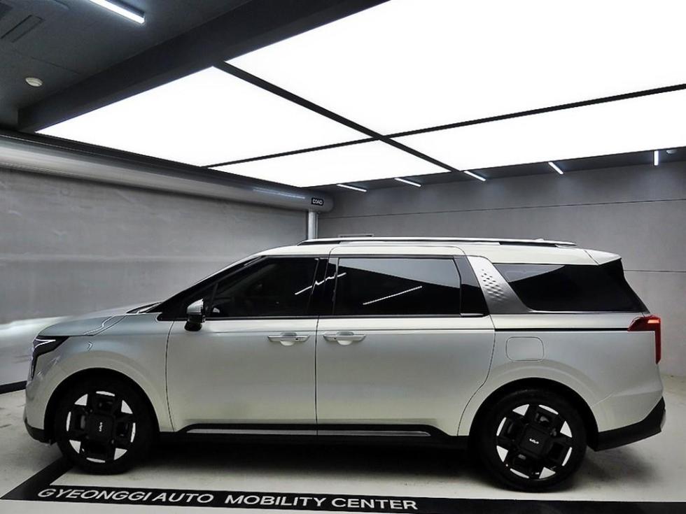 Kia Carnival — miniaturë 4