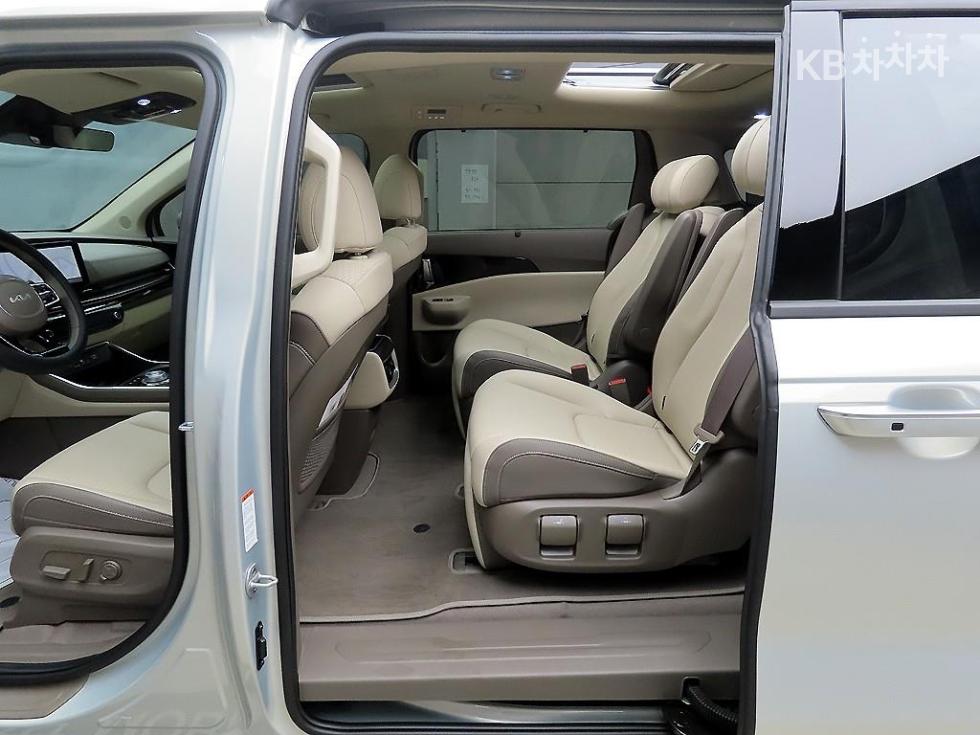Kia Carnival — miniaturë 6