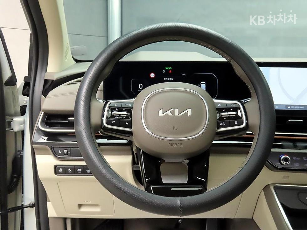 Kia Carnival — miniaturë 9