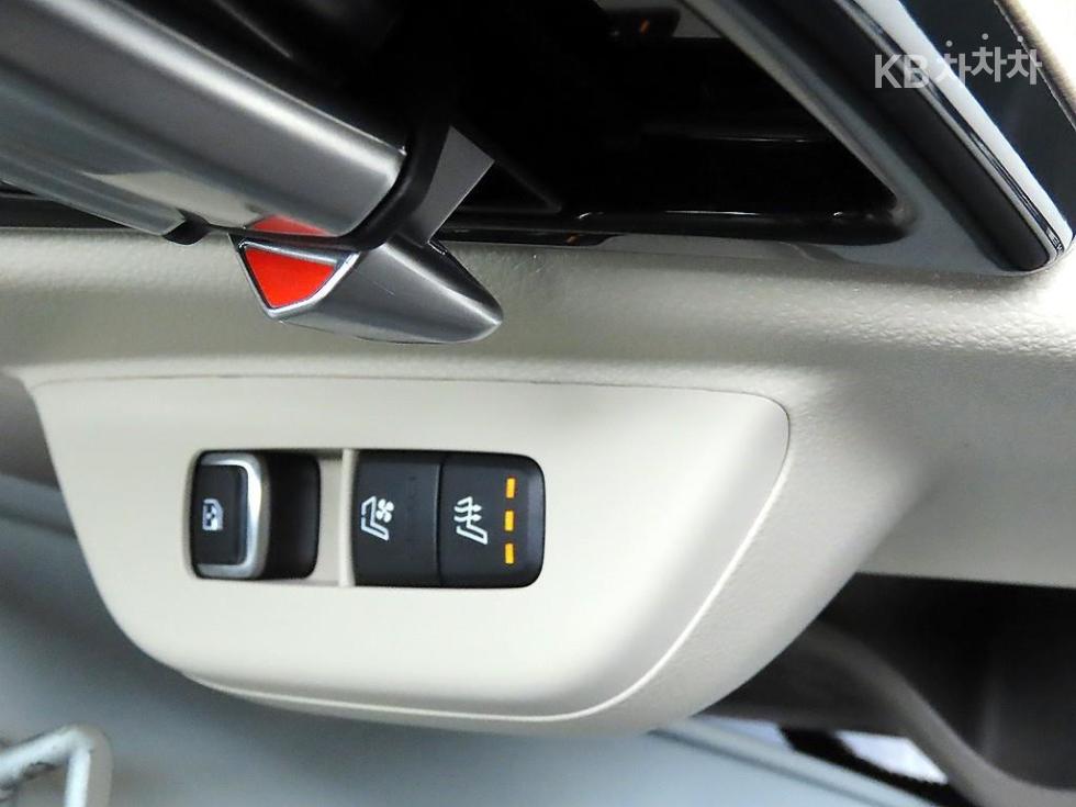 Kia Carnival — miniaturë 12