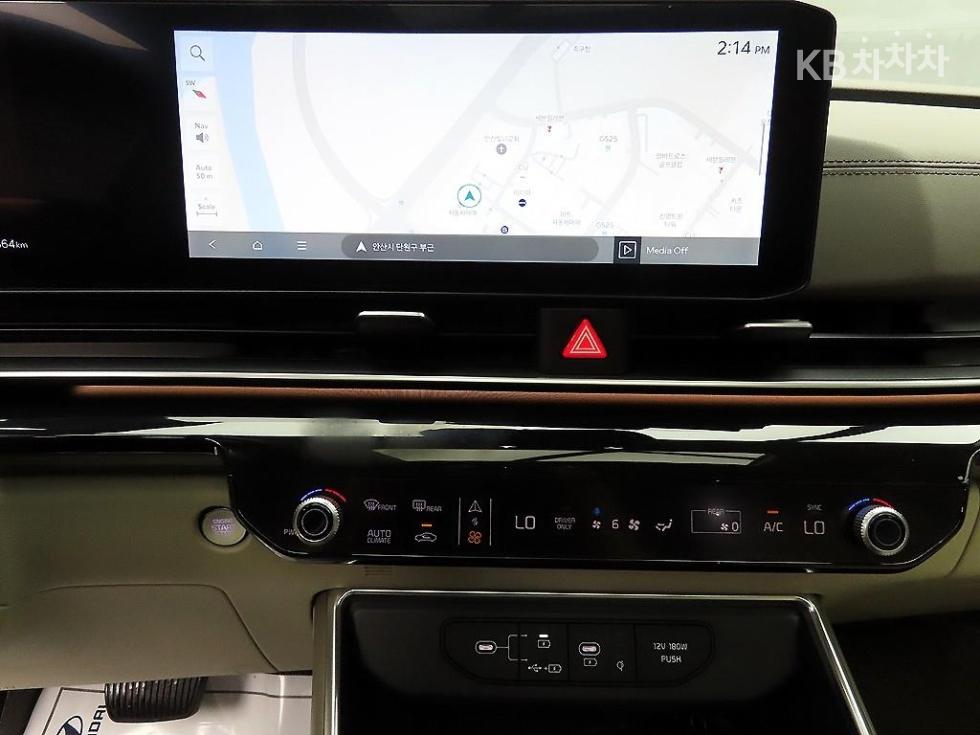 Kia Carnival — miniaturë 13