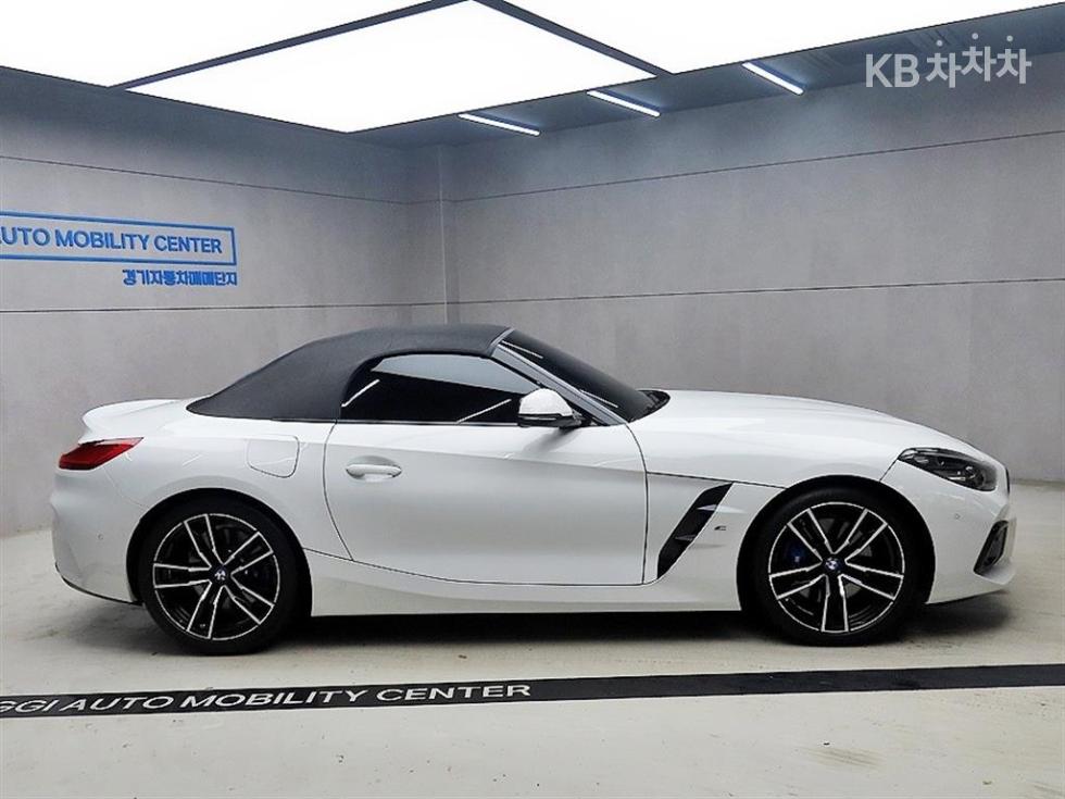 2025 BMW BMW Z4 photo