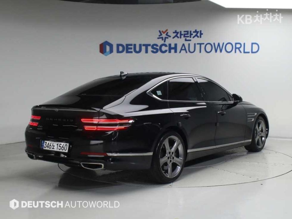 Genesis G80 — miniaturë 2