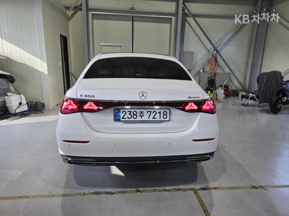 Mercedes-Benz E-klasse — miniaturë 3