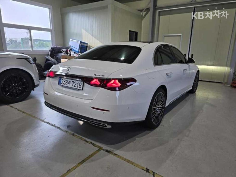 Mercedes-Benz E-klasse — miniaturë 4