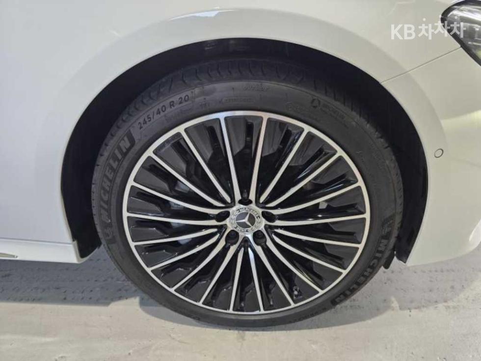 Mercedes-Benz E-klasse — miniaturë 18