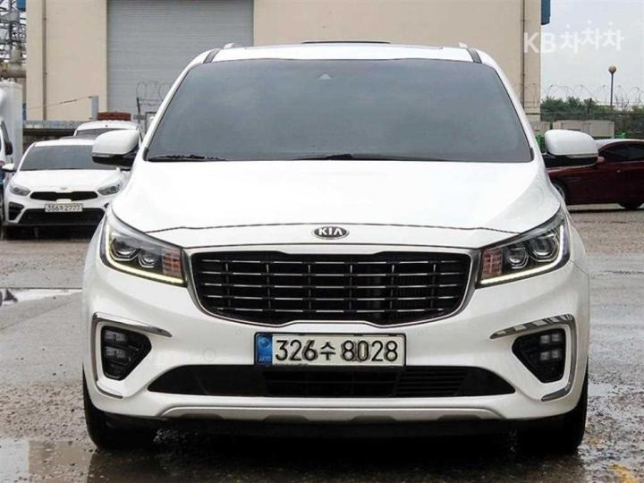 Kia Carnival 9  seats 2.2  diesel  prestige — foto 1