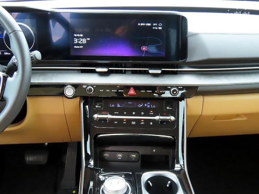 Kia Carnival — miniaturë 10