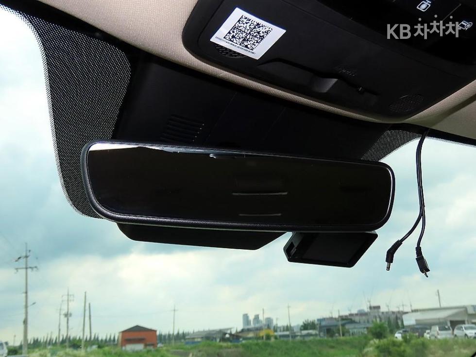 Kia Carnival — miniaturë 12