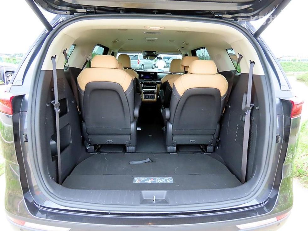 Kia Carnival — miniaturë 13