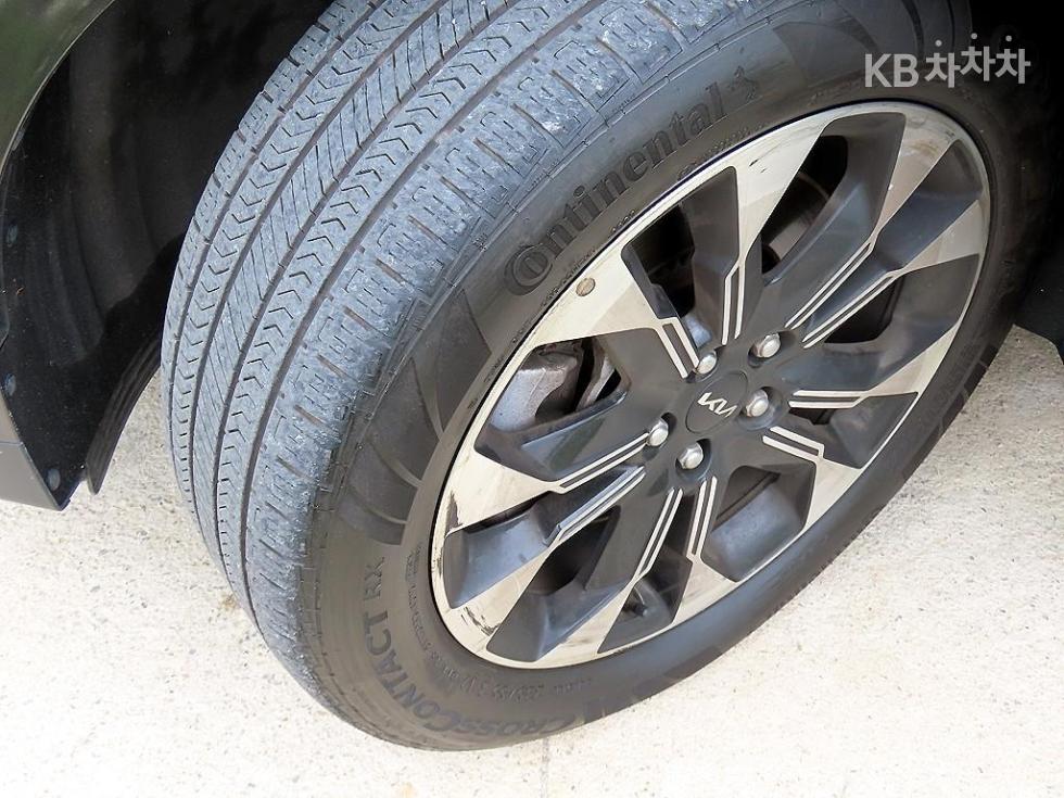 Kia Carnival — miniaturë 20