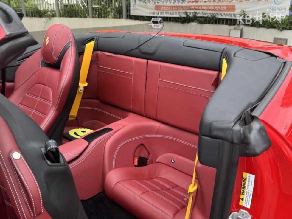 Ferrari California — miniaturë 13