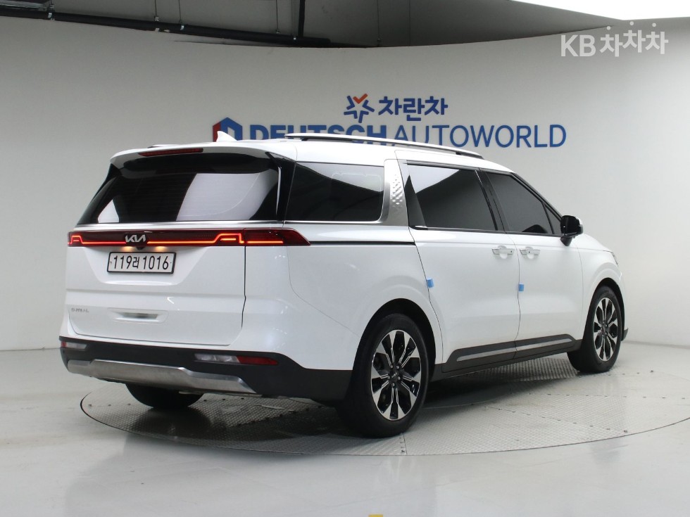 Kia Carnival — miniaturë 2