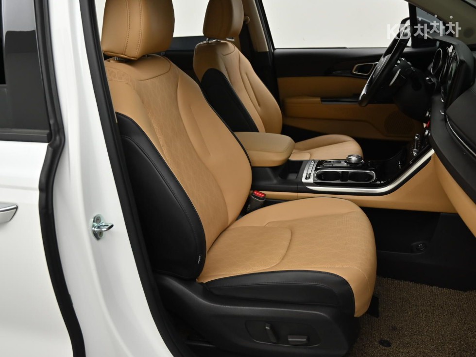 Kia Carnival — miniaturë 10
