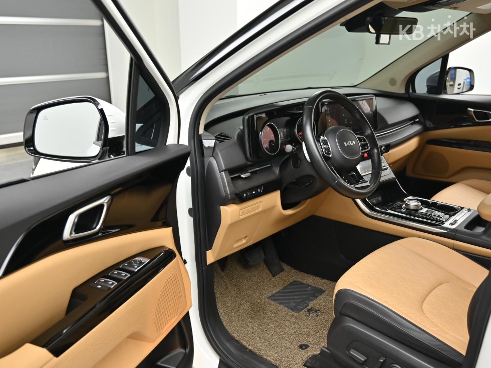 Kia Carnival — miniaturë 11
