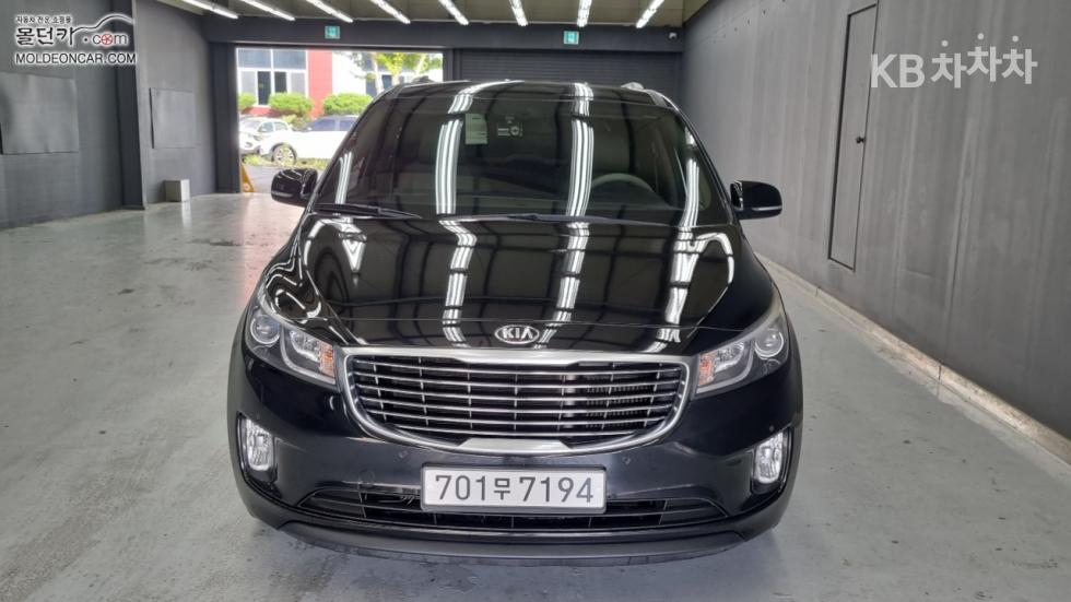 Kia Carnival — miniaturë 3