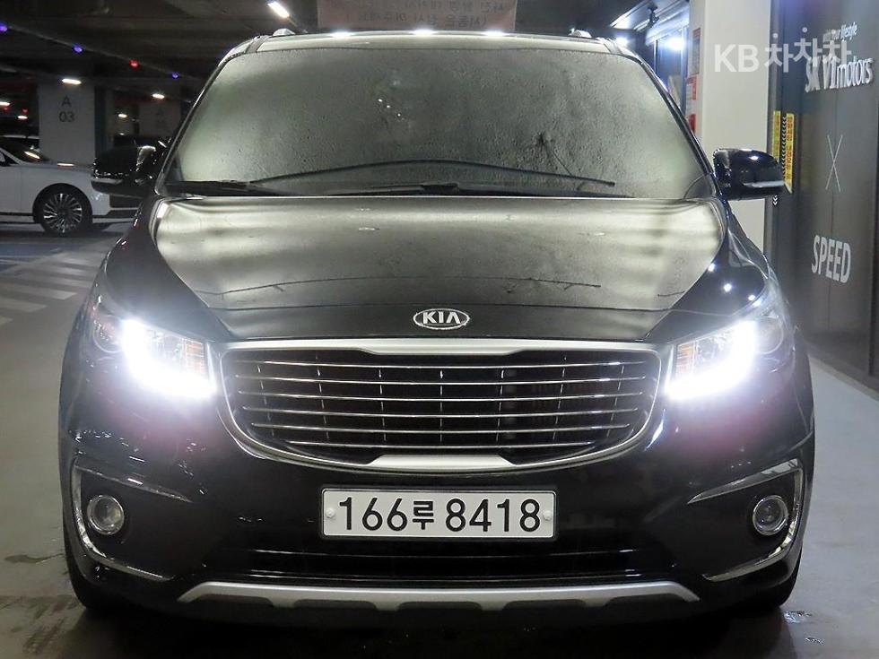 Kia Carnival — miniaturë 2