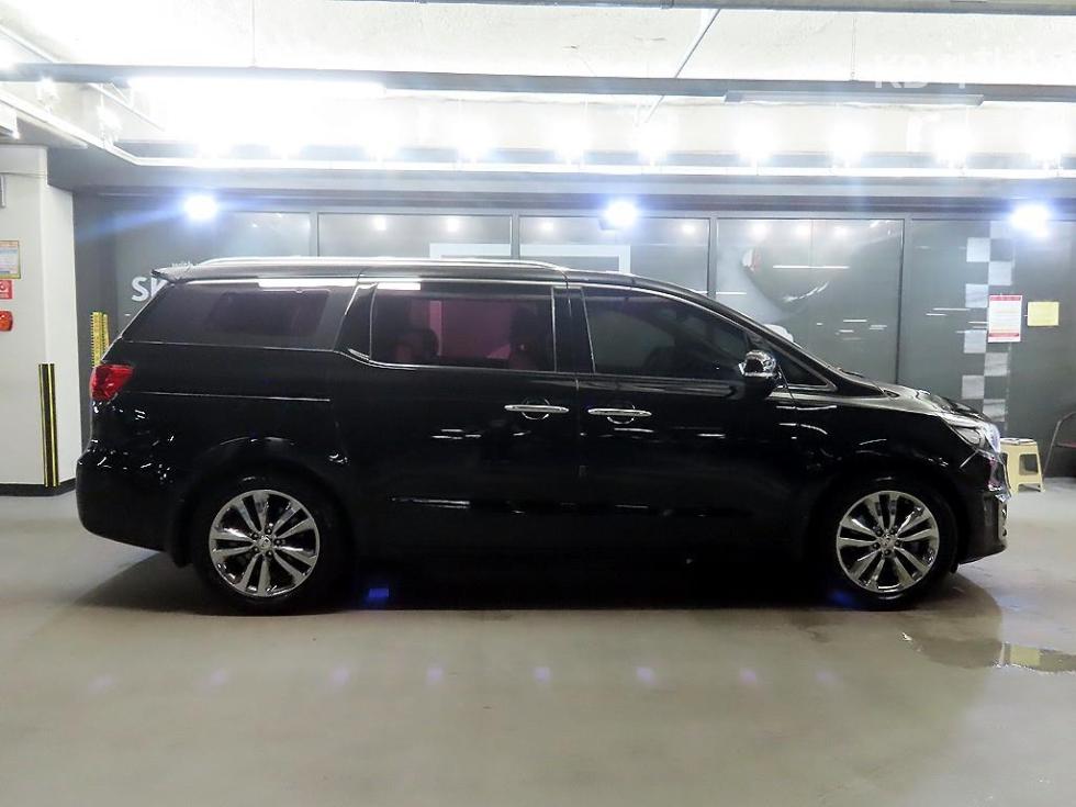 Kia Carnival — miniaturë 3