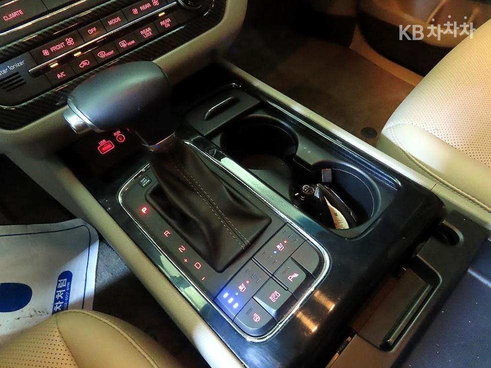 Kia Carnival — miniaturë 12