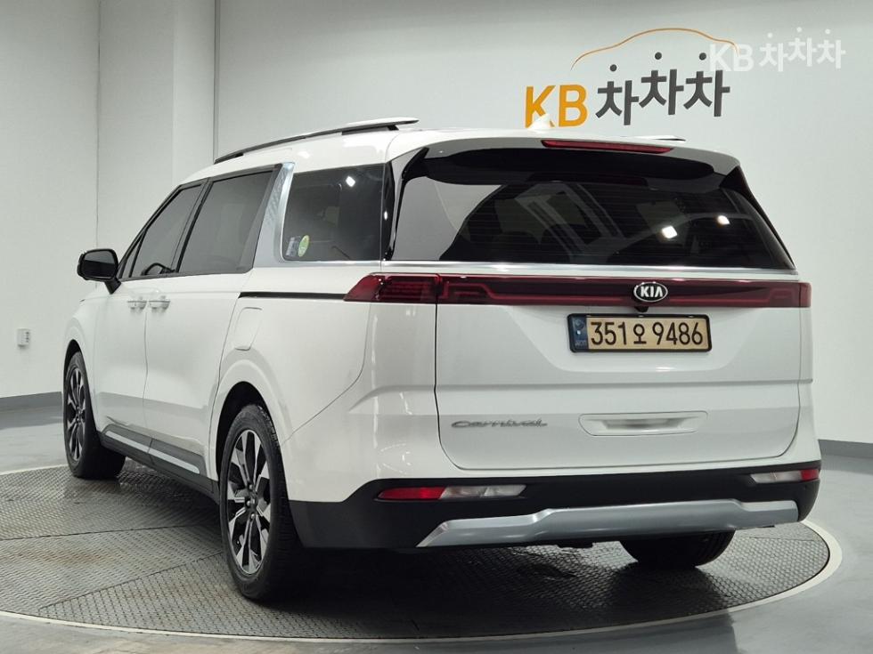 Kia Carnival — miniaturë 2
