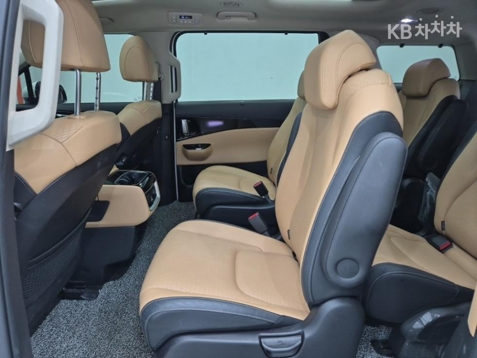 Kia Carnival — miniaturë 12