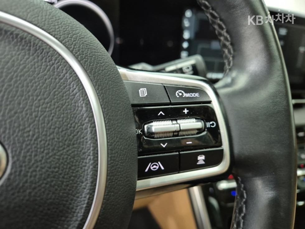 Kia Carnival — miniaturë 16