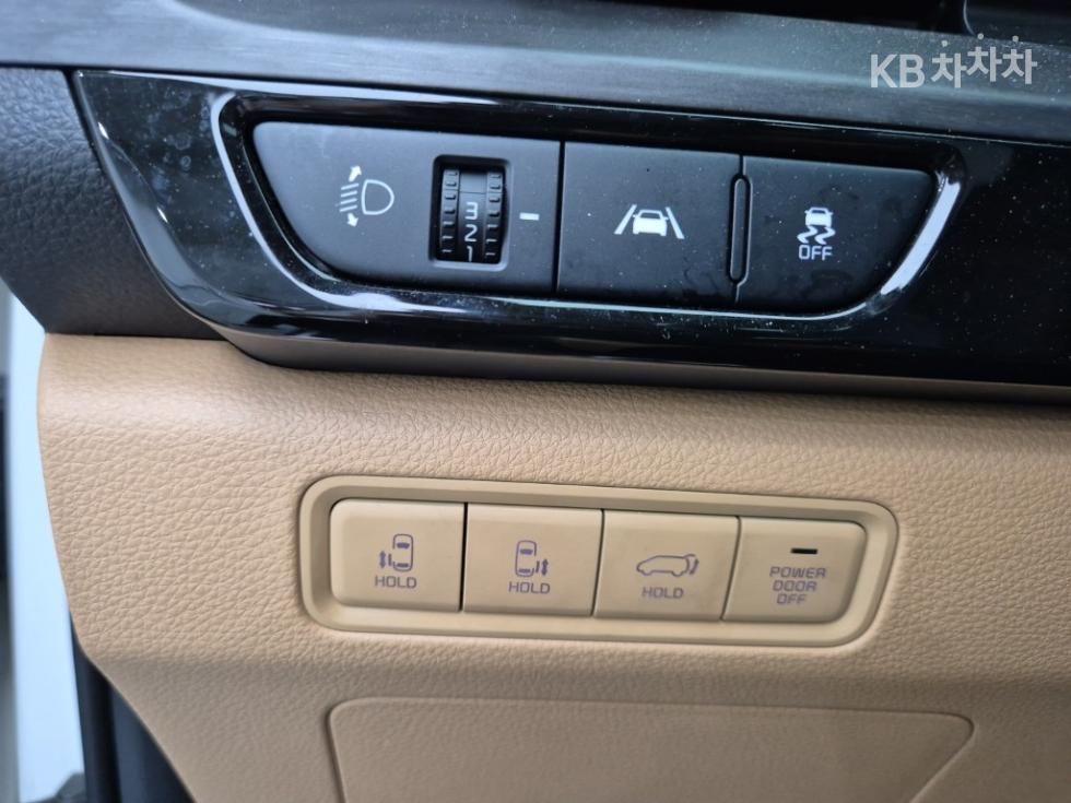 Kia Carnival — miniaturë 18