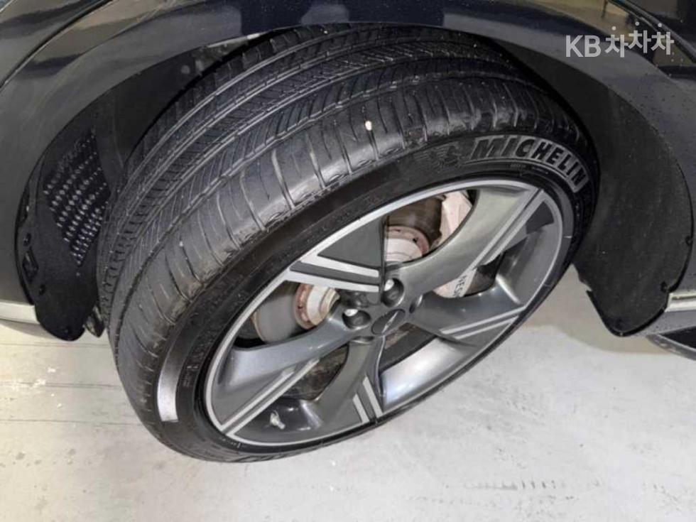2024 Genesis GV80 photo