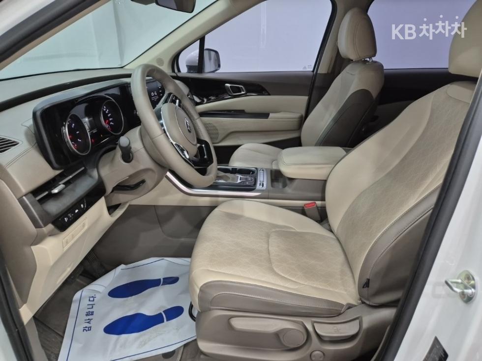 Kia Carnival — miniaturë 11
