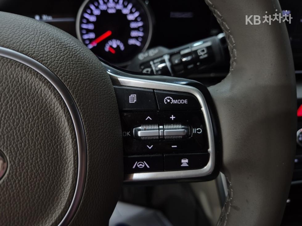 Kia Carnival — miniaturë 14
