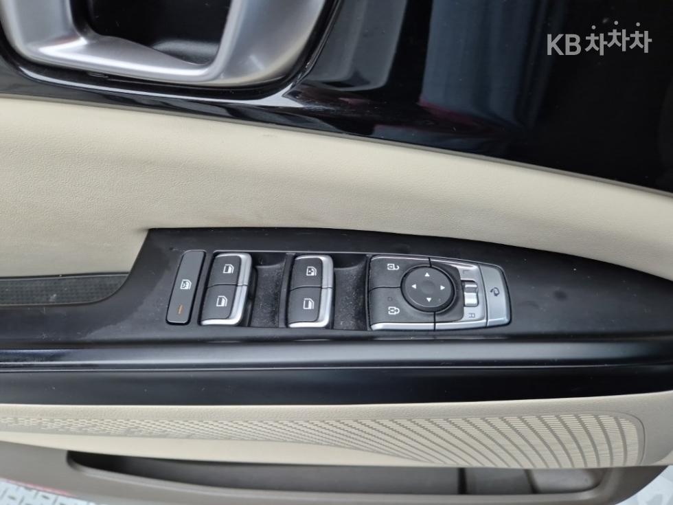 Kia Carnival — miniaturë 18