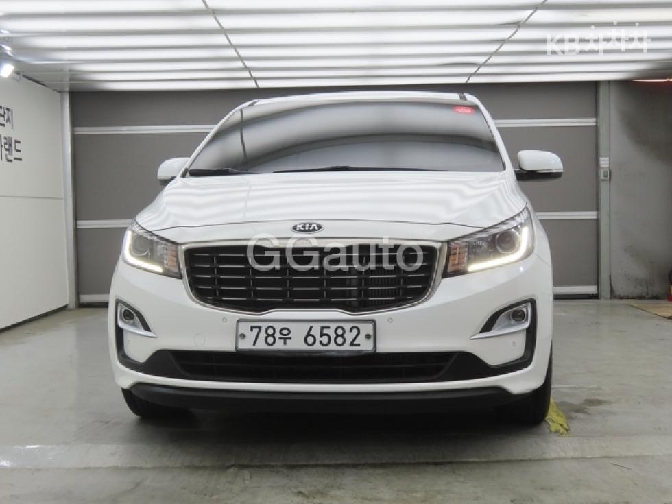 Kia Carnival — miniaturë 2