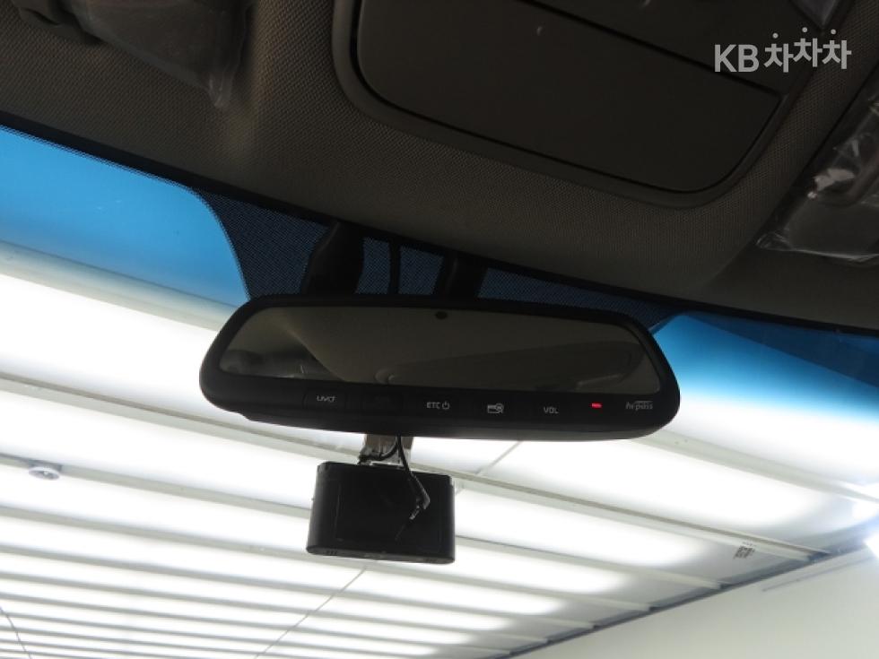 Kia Carnival — miniaturë 12