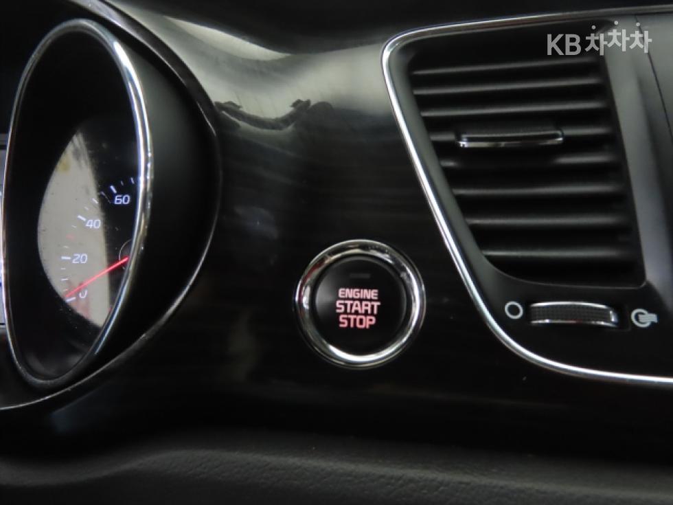 Kia Carnival — miniaturë 15