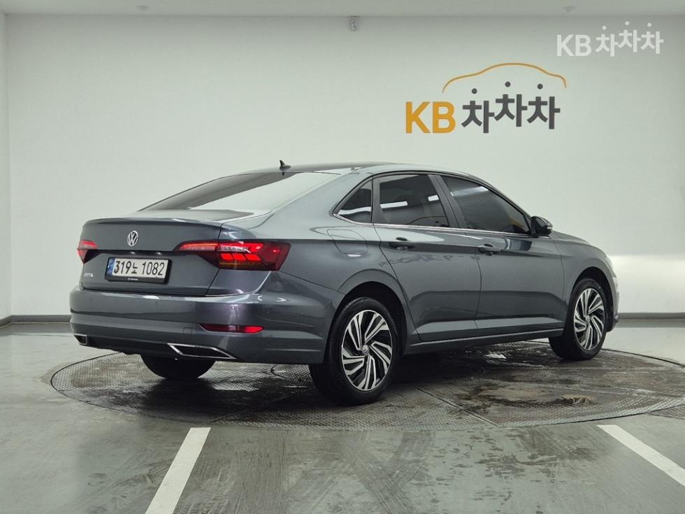 Volkswagen Jetta — miniaturë 4