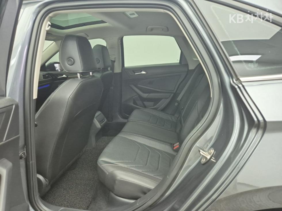 Volkswagen Jetta — miniaturë 12
