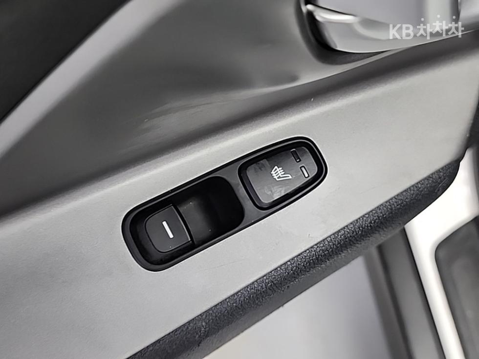 Kia Niro — miniaturë 13