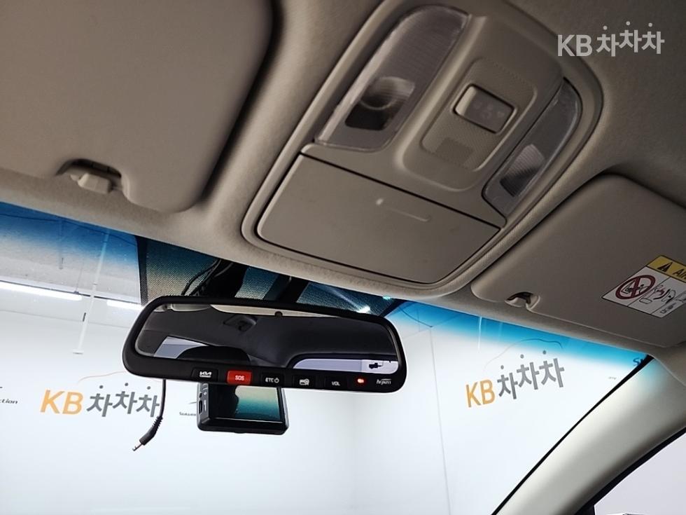 Kia Niro — miniaturë 16