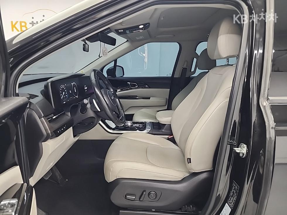 Kia Carnival — miniaturë 11