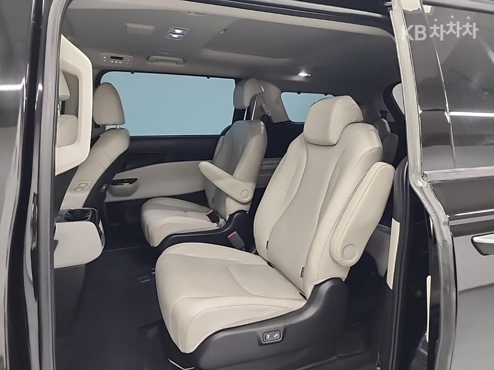 Kia Carnival — miniaturë 12