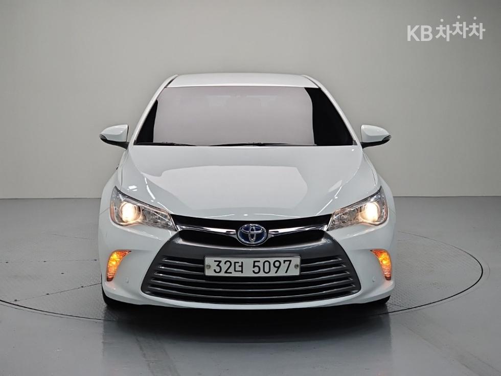 Toyota Camry — miniaturë 2
