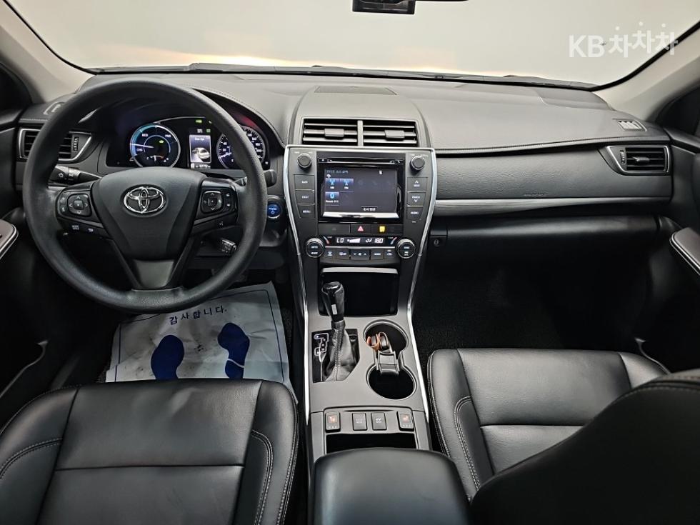 Toyota Camry — miniaturë 7