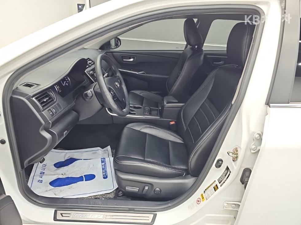 Toyota Camry — miniaturë 11