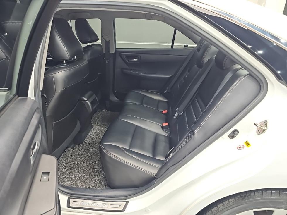 Toyota Camry — miniaturë 12